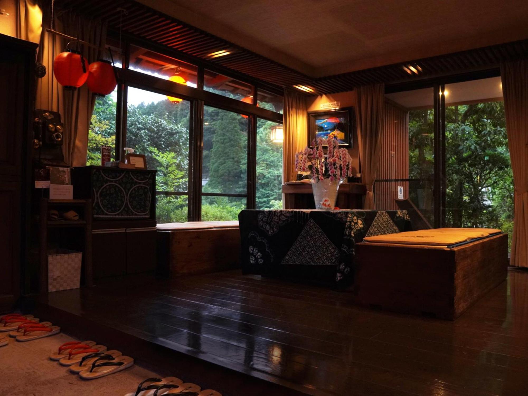 Yunohira Kamiyanagiya Hotel Yufu Exterior foto